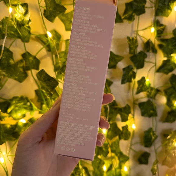 New In Box Kylie Cosmetics Setting Spray 100mL Never Used - Picture 2 of 2